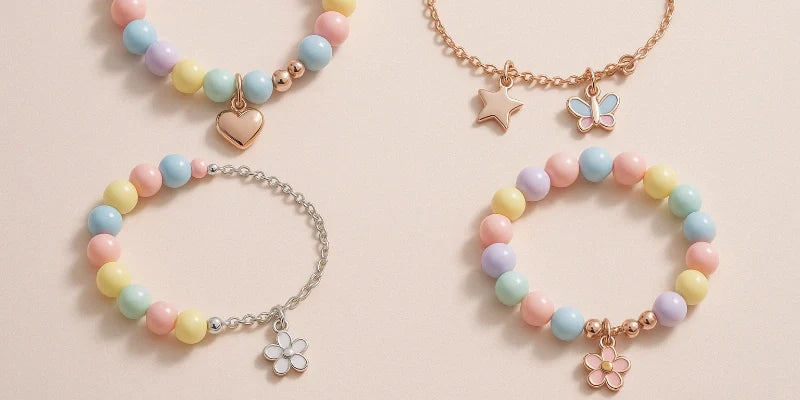 farbige armbänder mit herz oder schmetterling