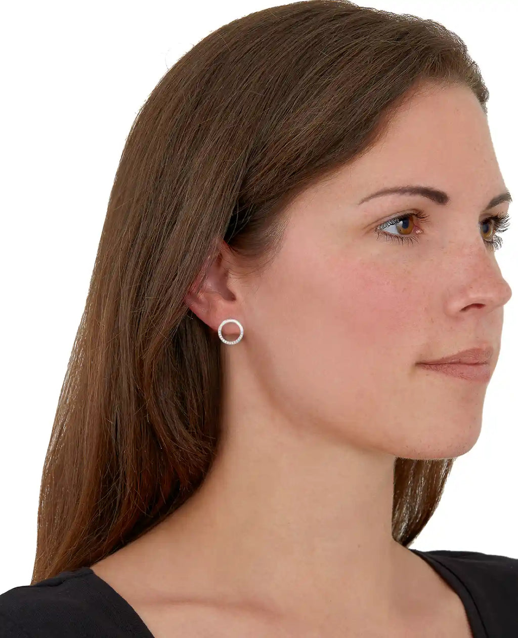 ohrstecker in reifenform die untere hälfte mit zirkonia steinen belegt