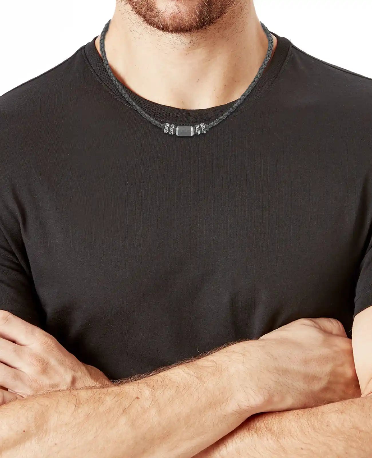 Geflochtene lederkette mit 5 edelstahlelementen das mittlere größer und carbon