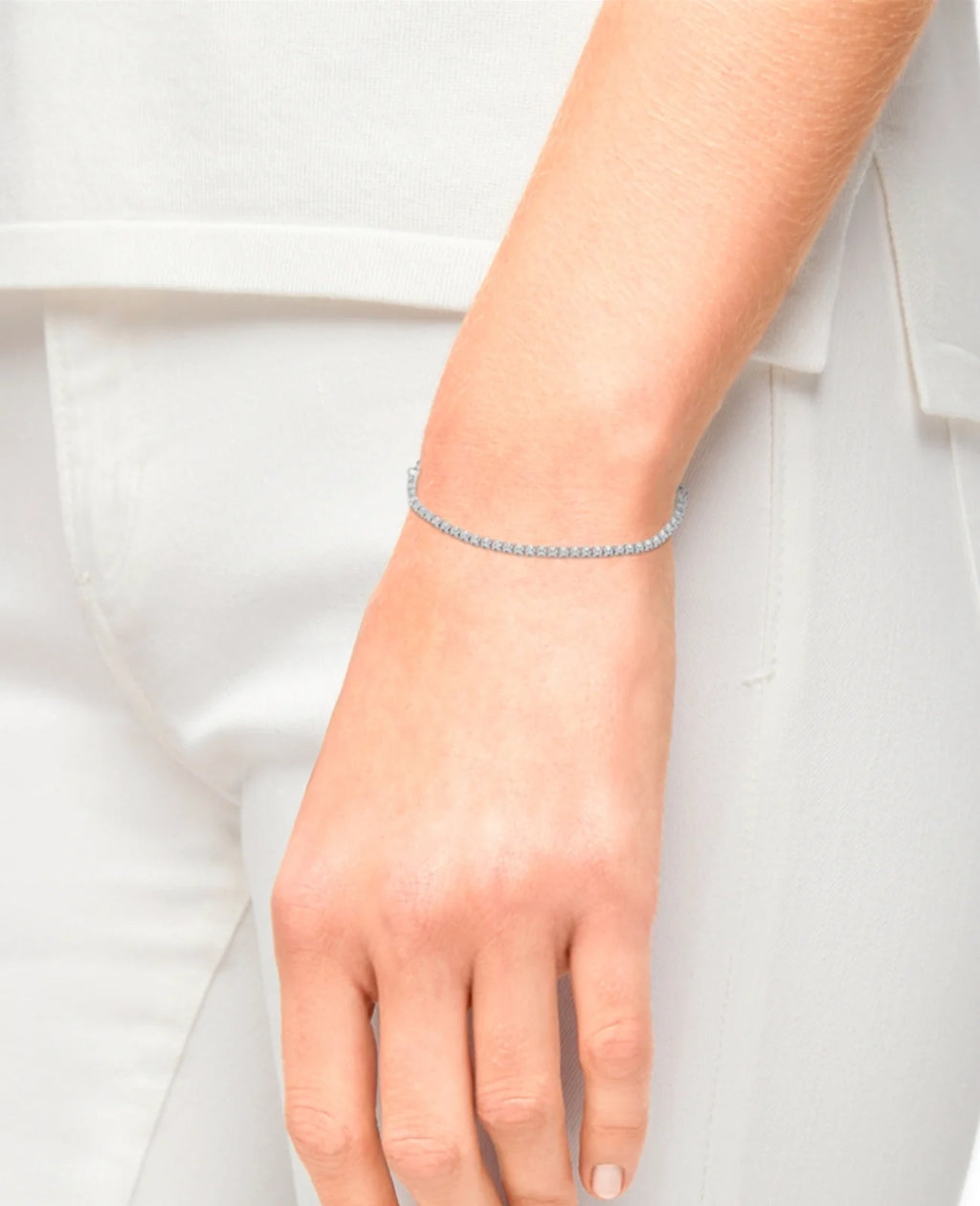 tennisarmband lauter aneinander gereihte bewegliche zirkonia in krappenfassungen