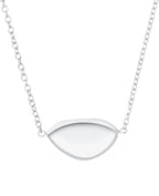lange kette mit mehreren maßiven plättchen