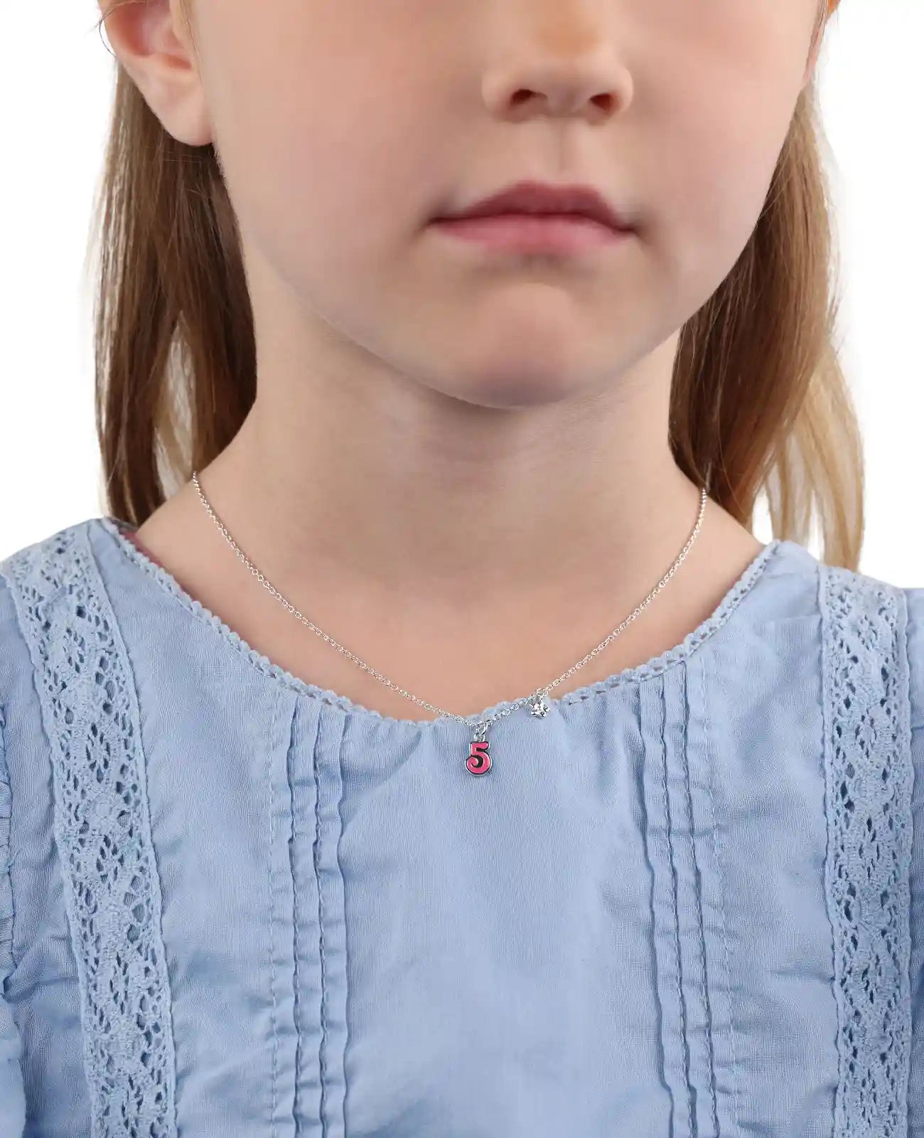 kinderkette mit anhaenger blume und zahl 5 in rot