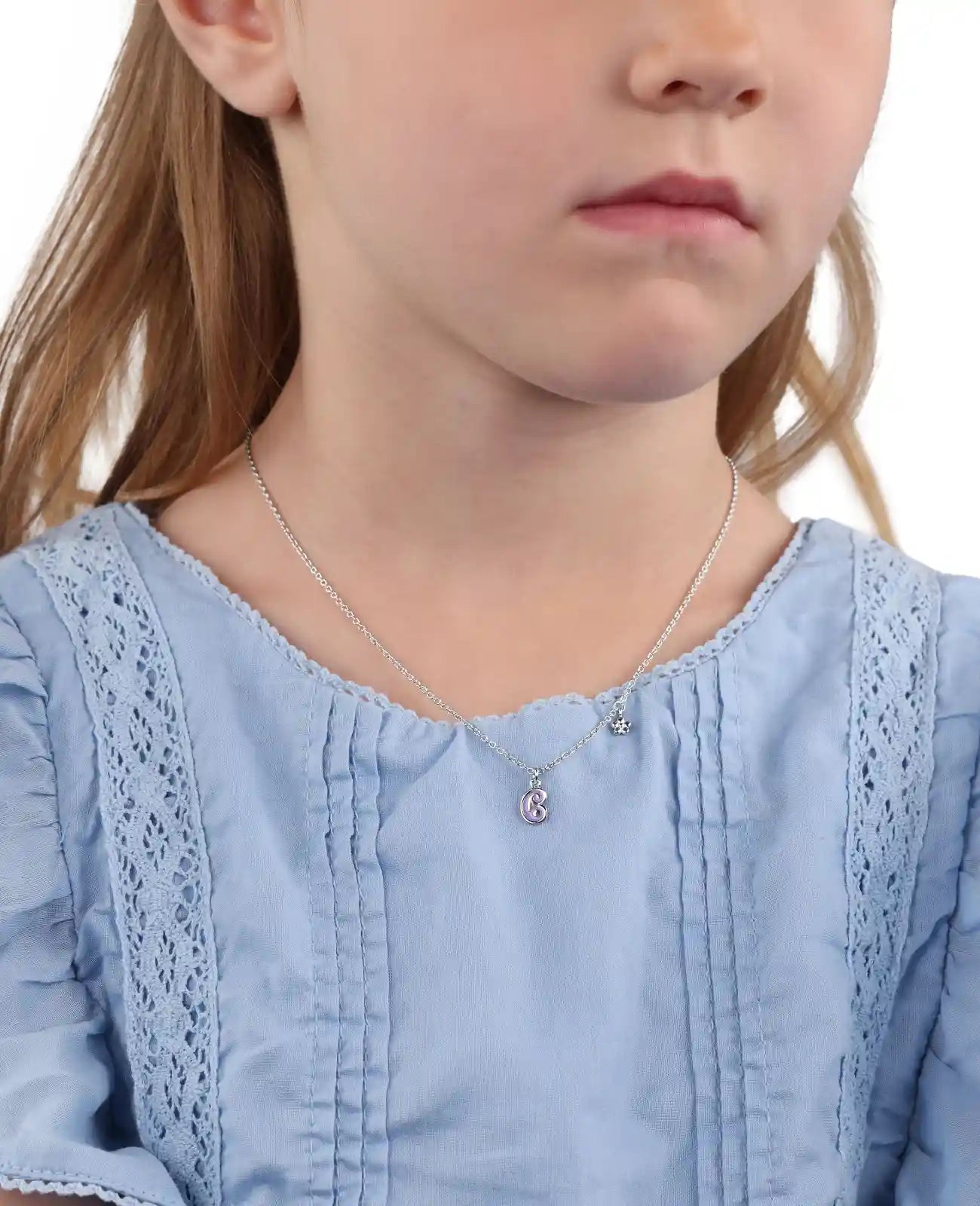 kinderkette mit anhaenger blume und zahl sechs in lila