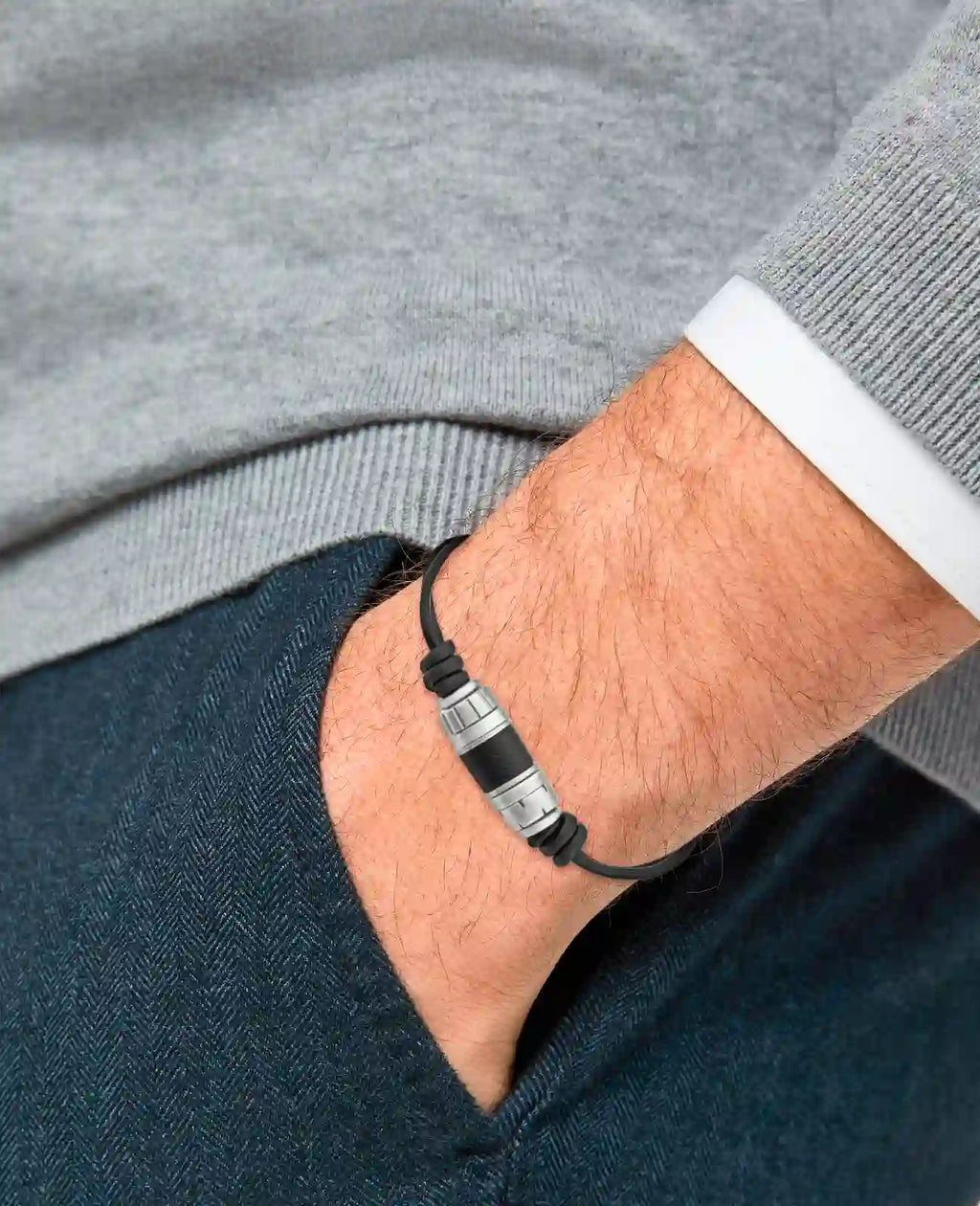 zweireihiges lederarmband mit zylindrischen mittelteilen