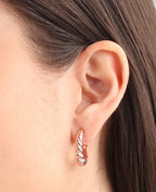 Steckcreolen mit kordel muster in rosegold