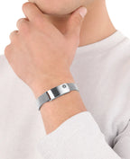 Milanese armband mit großer platte stufenloser magnetverschluß kompassmotiv in einer ecke