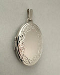 Ovaler verzierter Medaillon anhänger mit großer ovalen gravurfläche