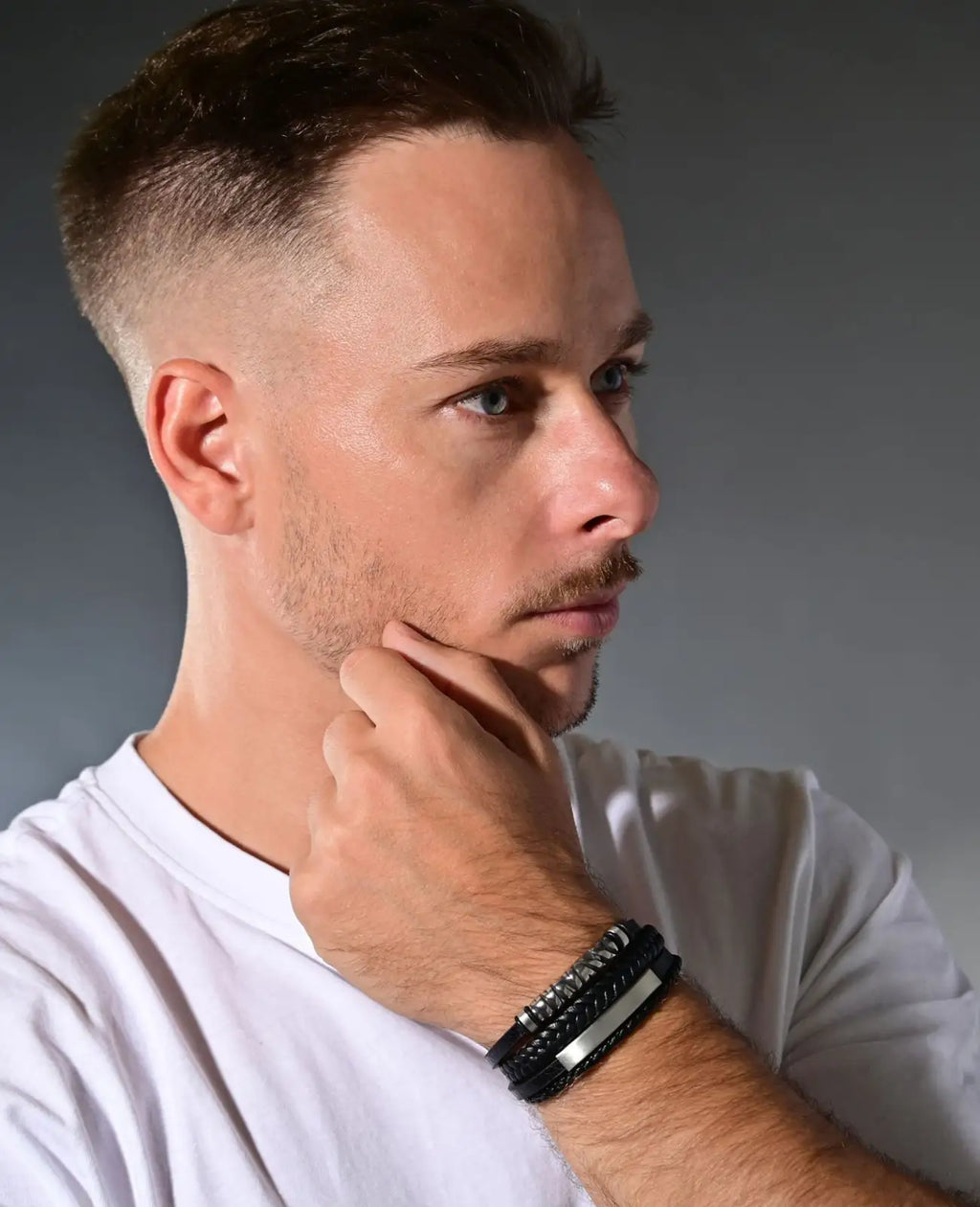 4 reihiges Leder Armband schwarz lange Edelsatahlplatte für Gravur