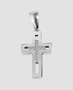 eckiges kreuz mittig offen darin kleines kreuz mit zirkonia steinen