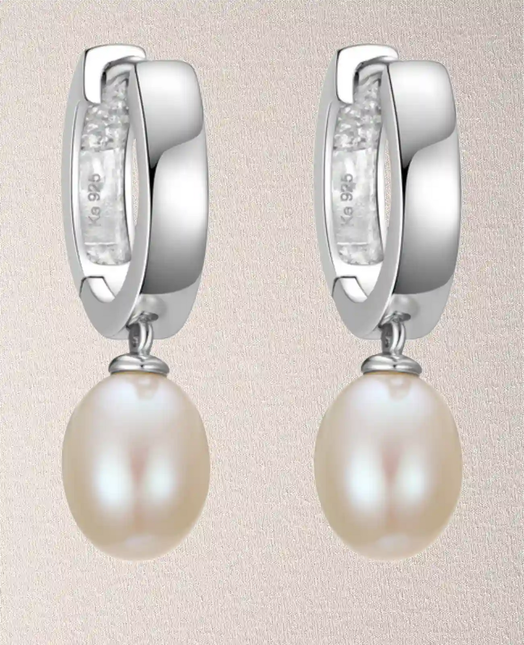 Breite Creolen darunter bewegliche ovale Süßwasserzuchtperle