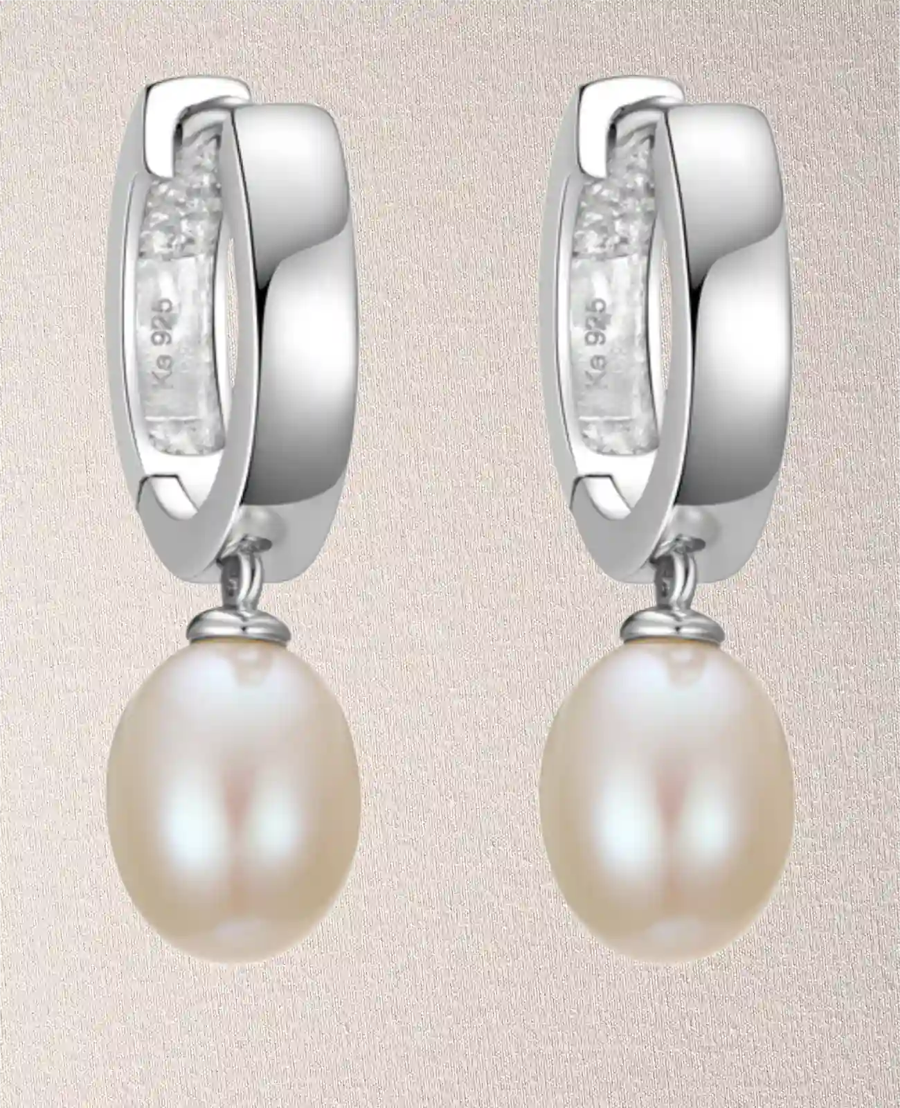 Breite Creolen darunter bewegliche ovale Süßwasserzuchtperle