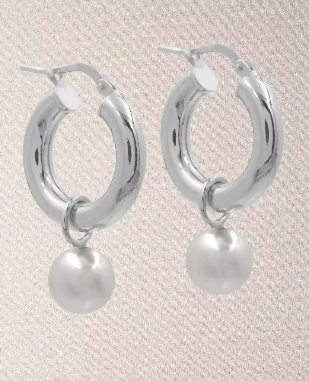 Breite runde Creolen mit Klappbügel als Einhänger runde MOP Perle weiß