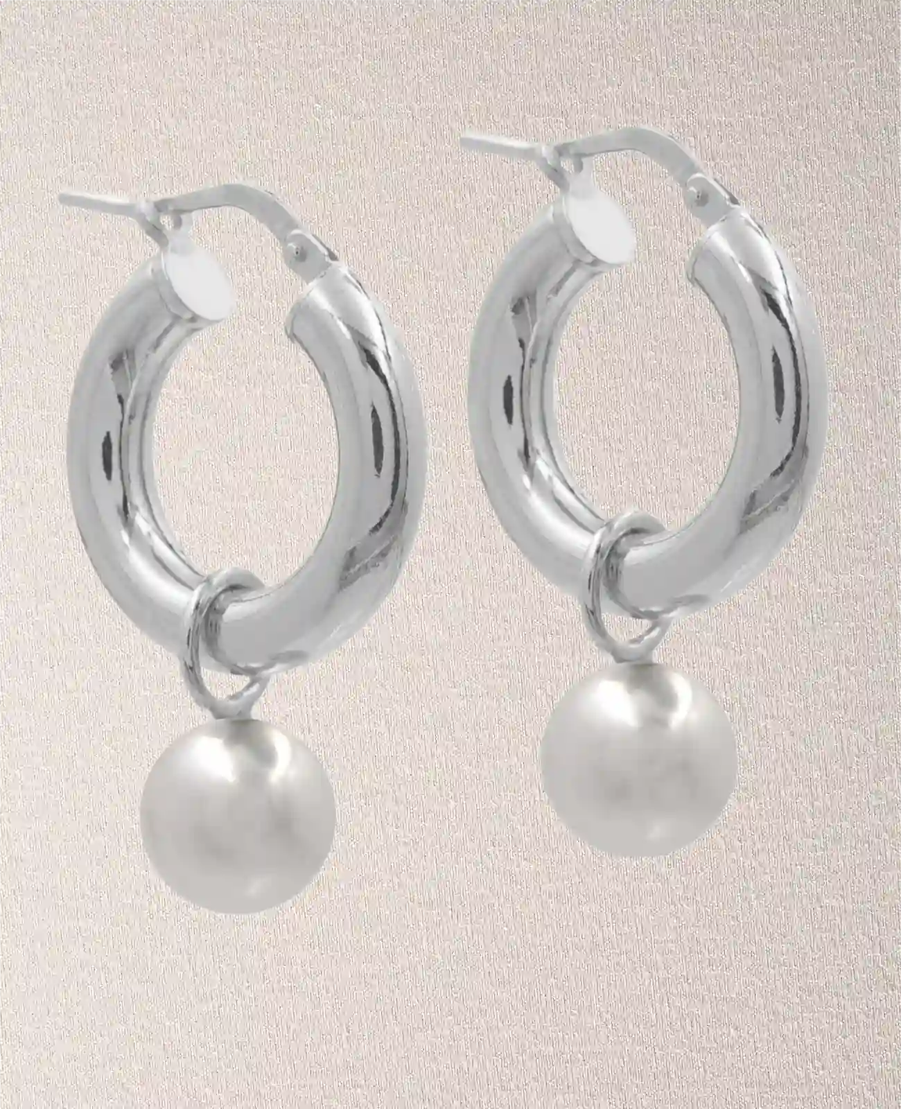 Breite runde Creolen mit Klappbügel als Einhänger runde MOP Perle weiß