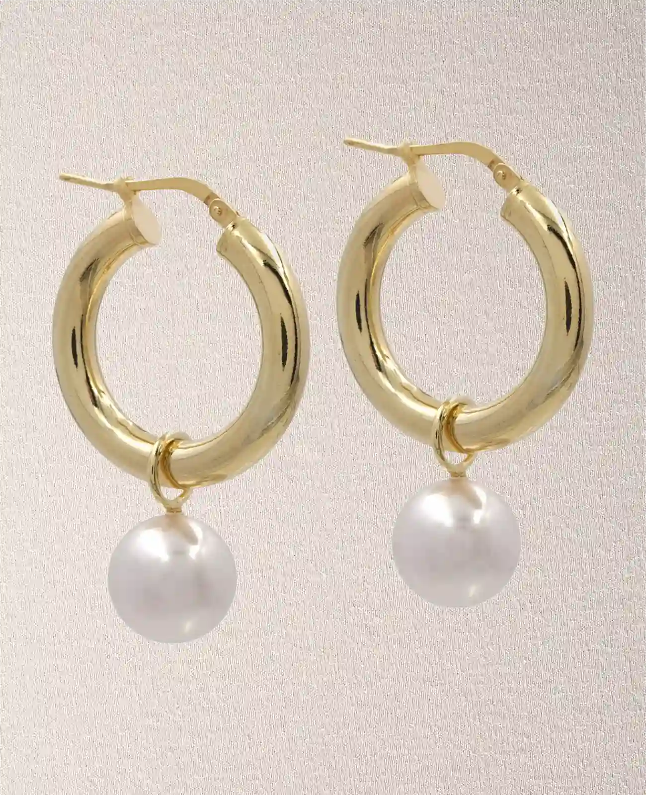 Breite runde Creolen mit Klappbügel als Einhänger runde MOP Perle weiß