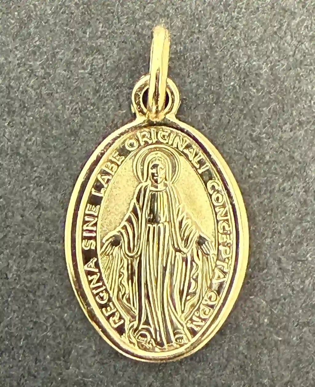 ovaler anhänger vorne maria