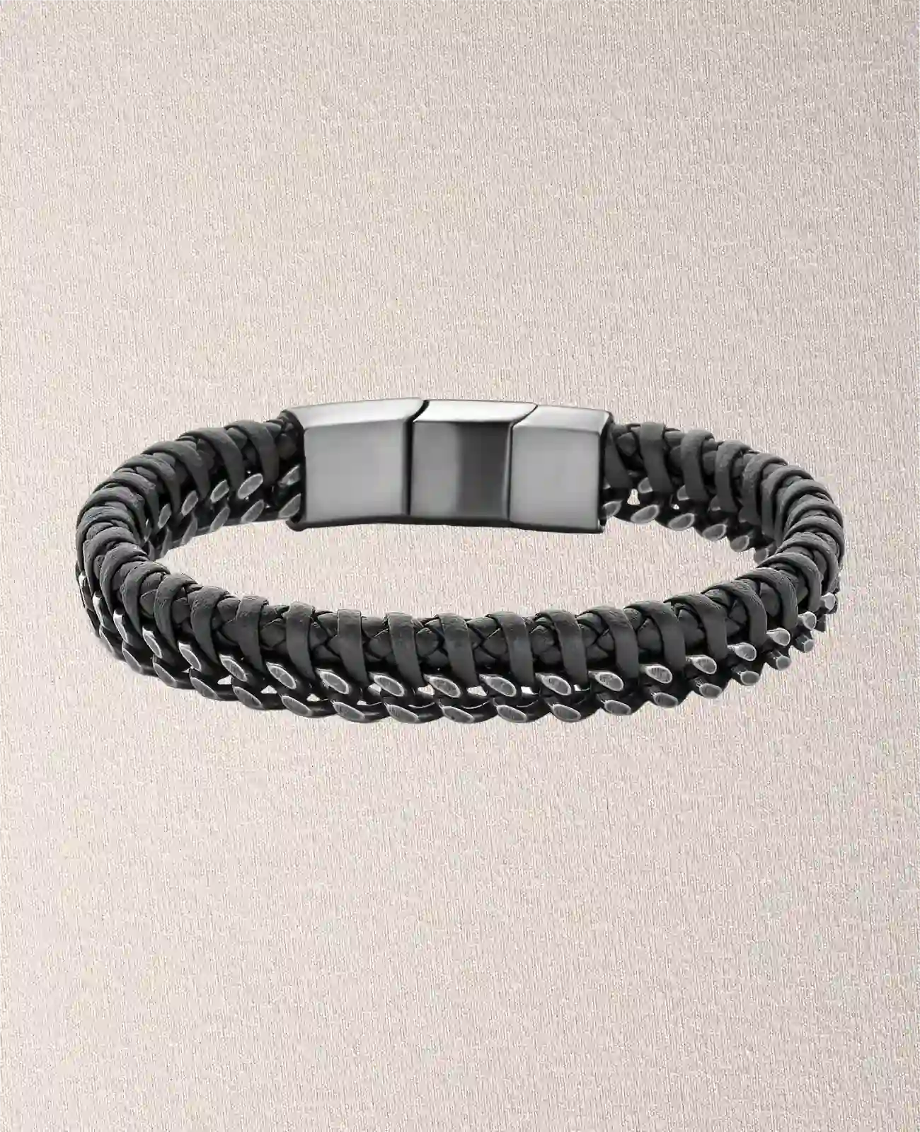 Breites Lederarmband mit seitlich eingefochtenen Panzerkette