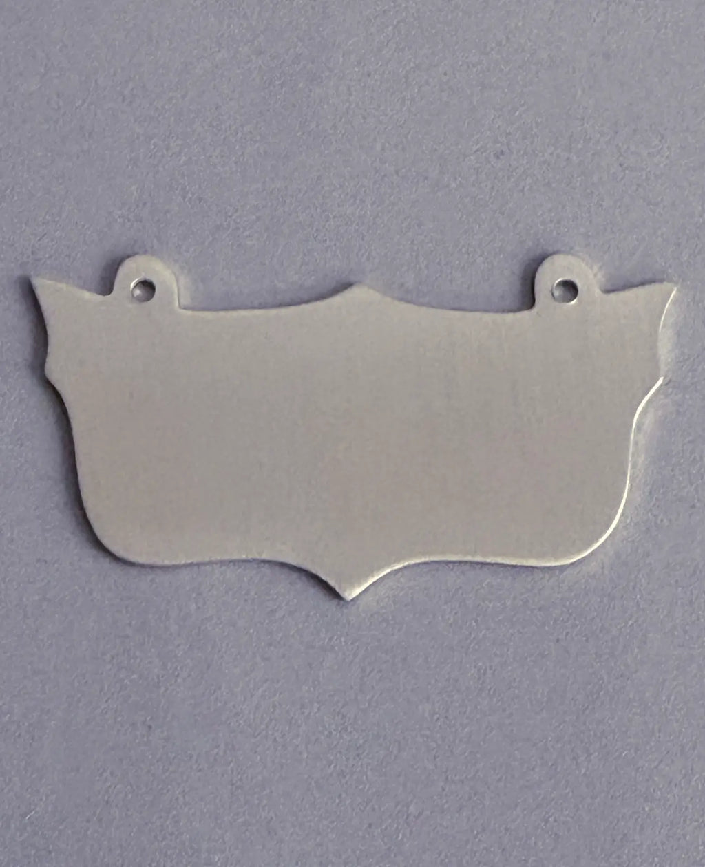 glattes gravurschild in Wappenform