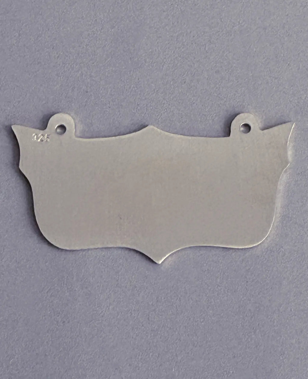 glattes gravurschild in Wappenform