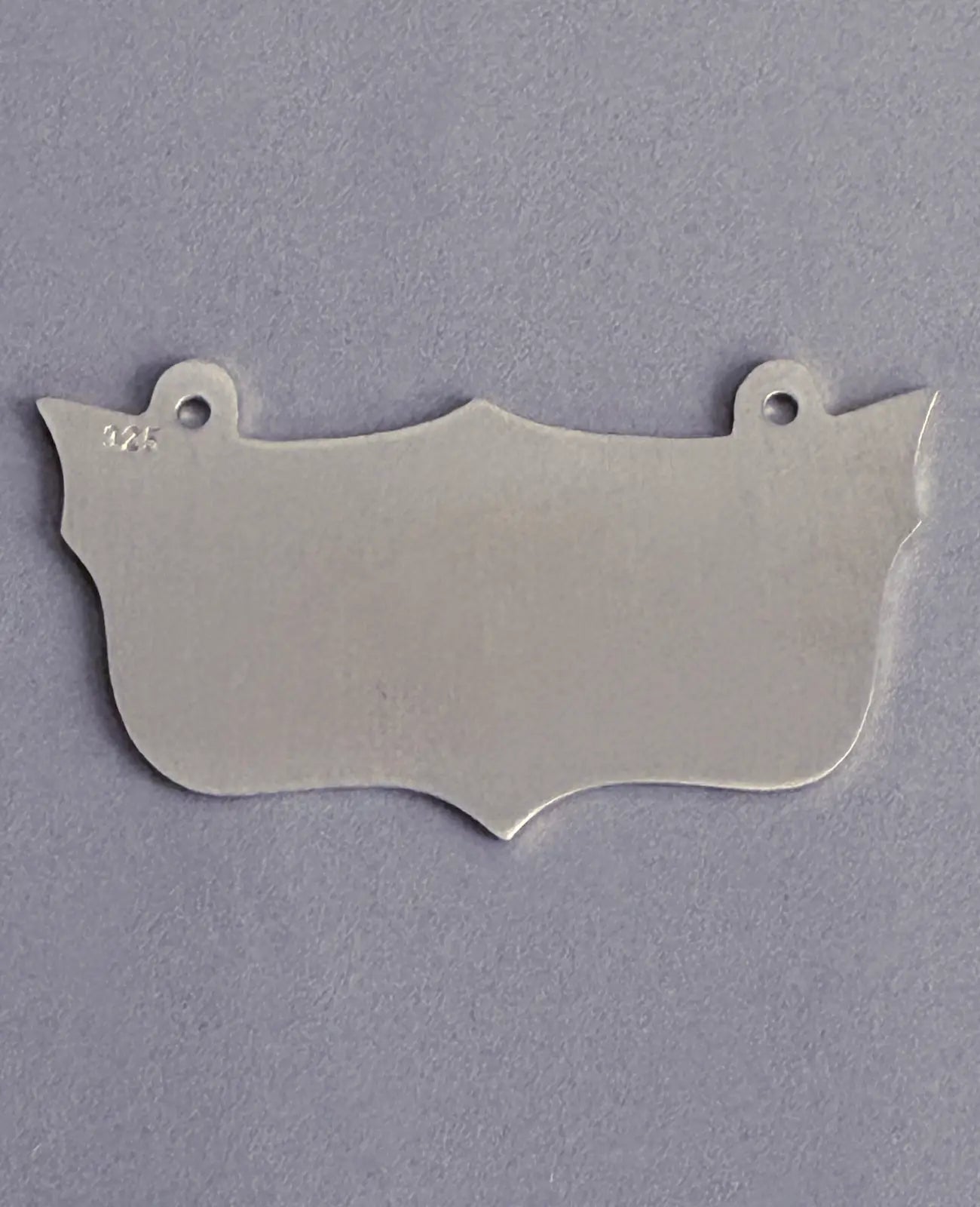 glattes gravurschild in Wappenform