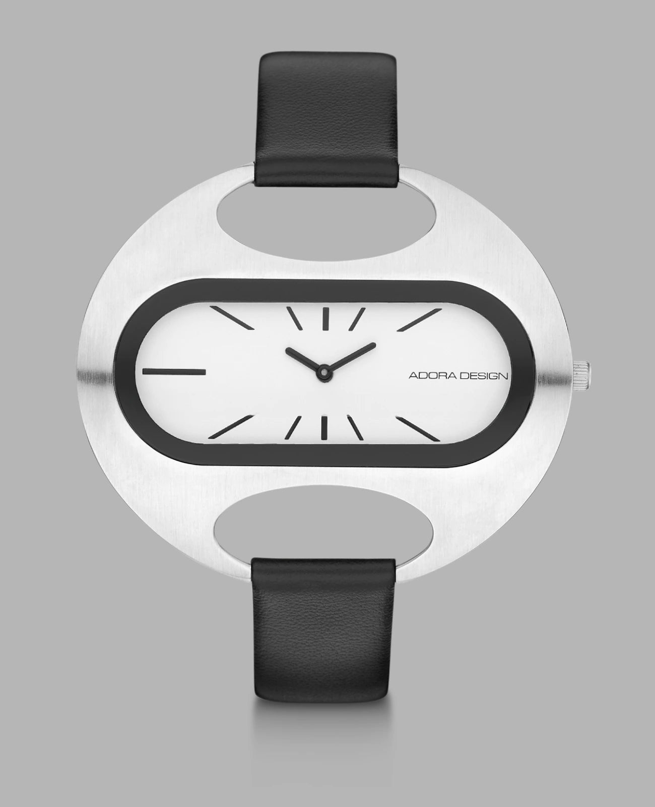 Großes ovales Gehäuse mit hellen Zifferblatt