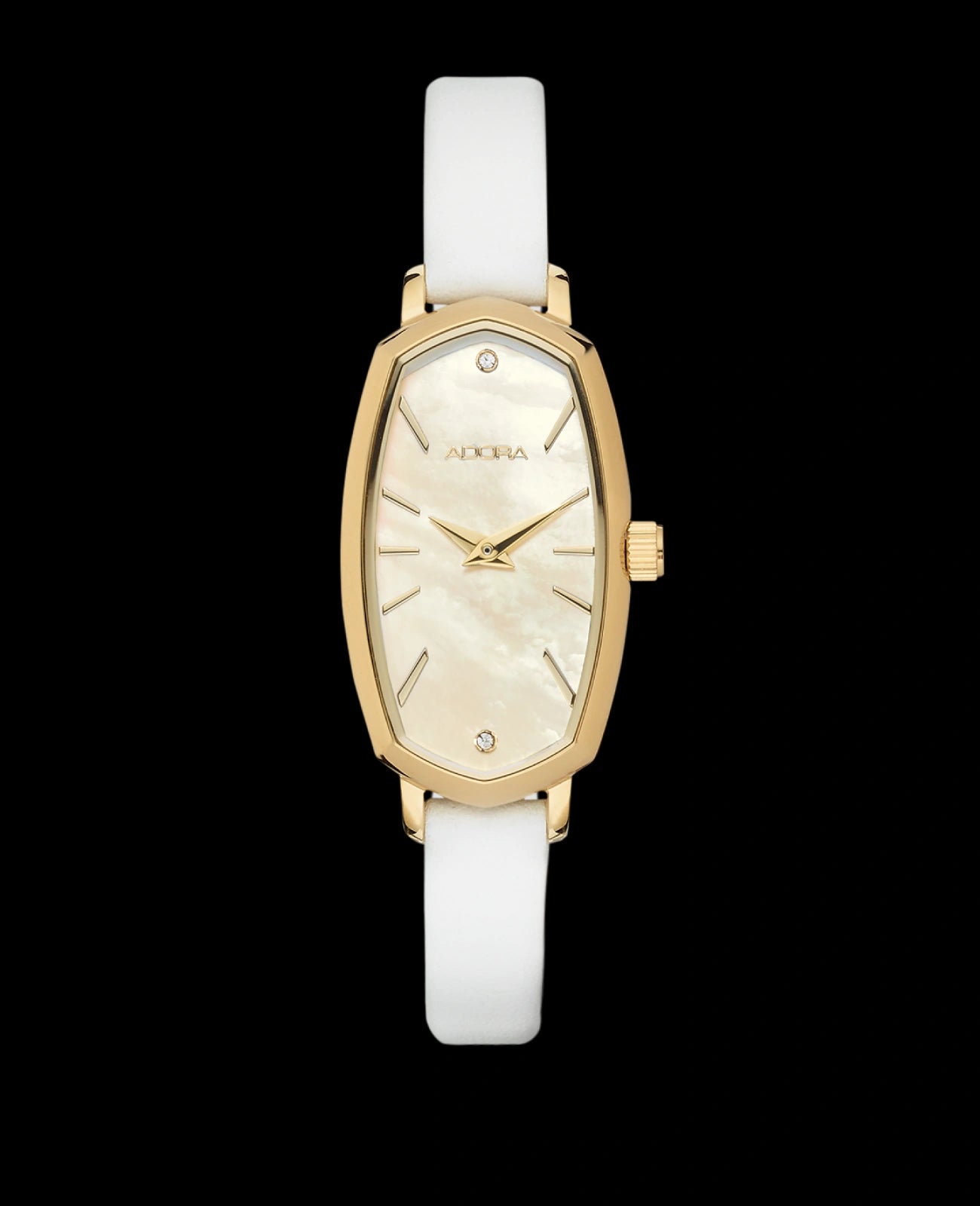 Rechteckiges langes Gehäuse mit geblichen Zifferblatt