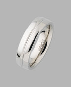 Ring mit Rille in der Mitte