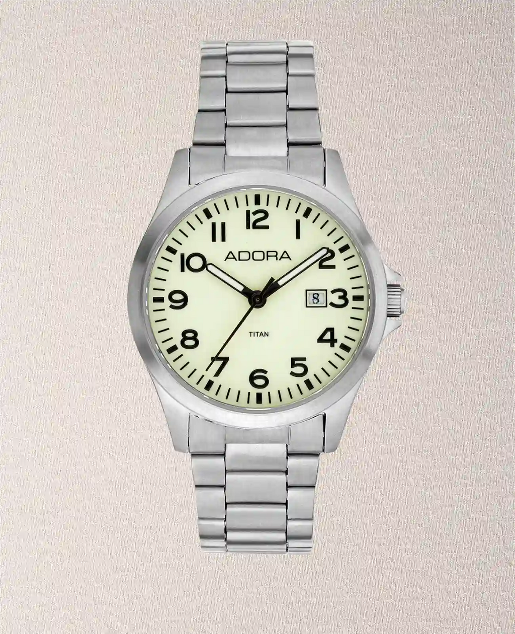 Rundes Gehäuse arabische Zahlen flureszierendes Zifferblatt