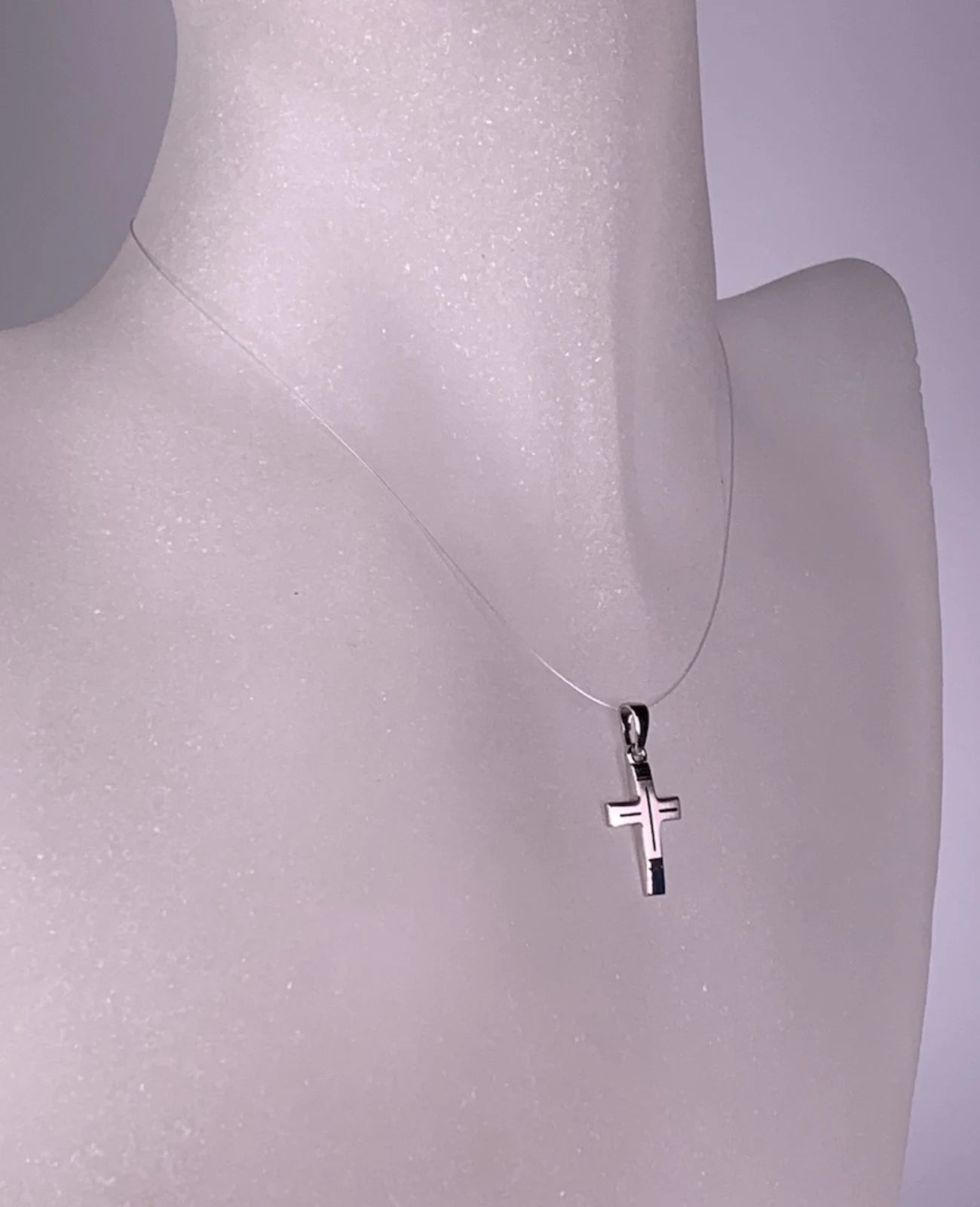 kreuz anhänger mit diamntierten kreuz in der mitte