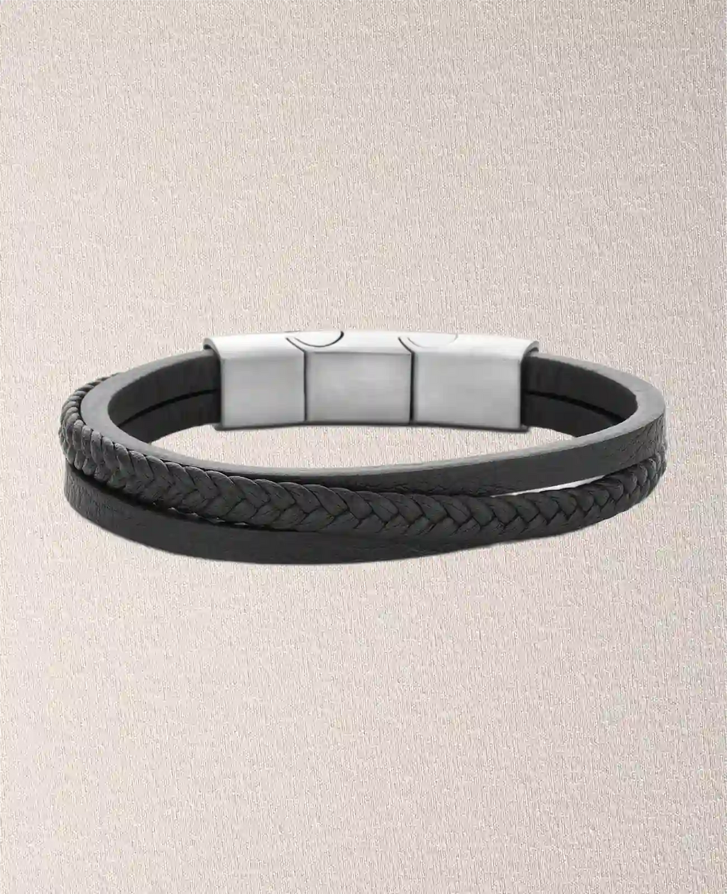 3 reihiges lederarmband eines davon geflochten
