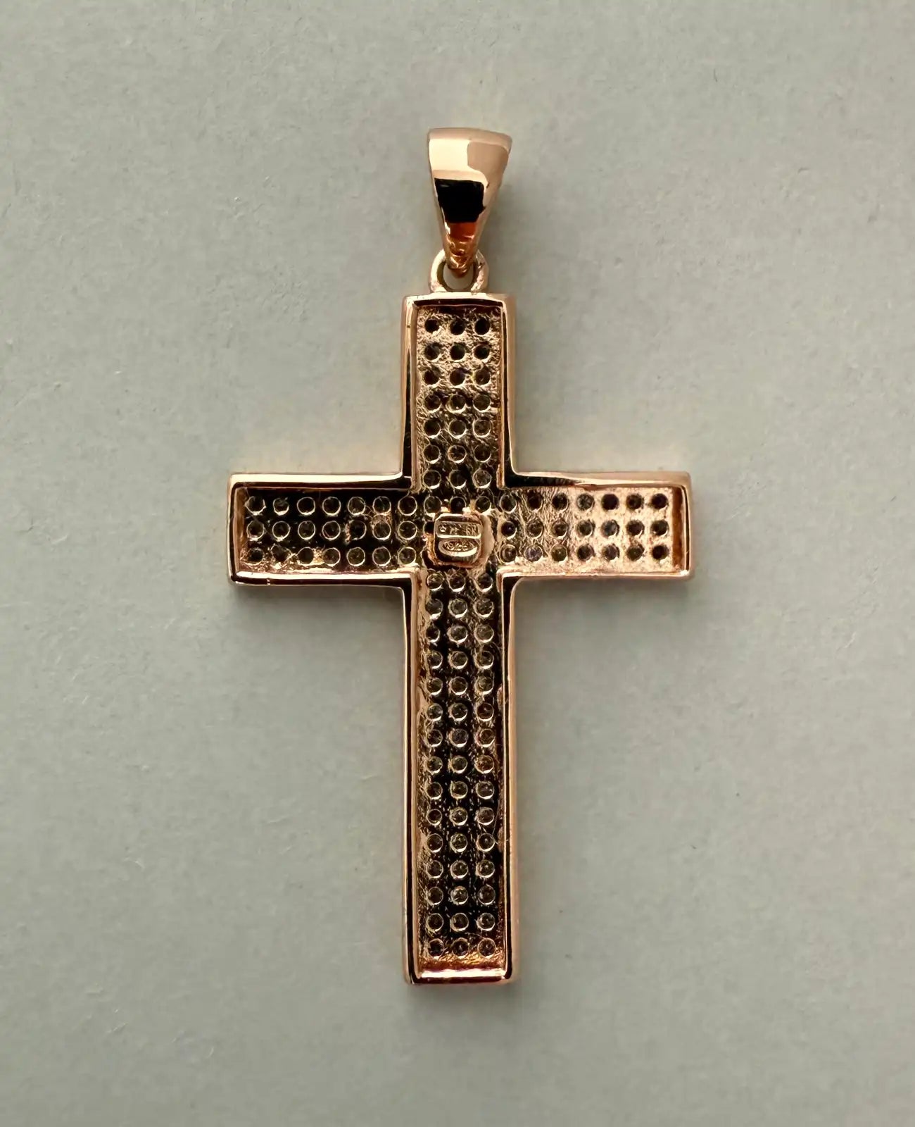 eckiges kreuz voll mit zirkonia steinen 3 reihig