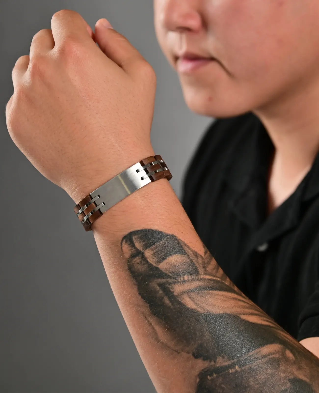 breites ident armband mit holz gliederarmband