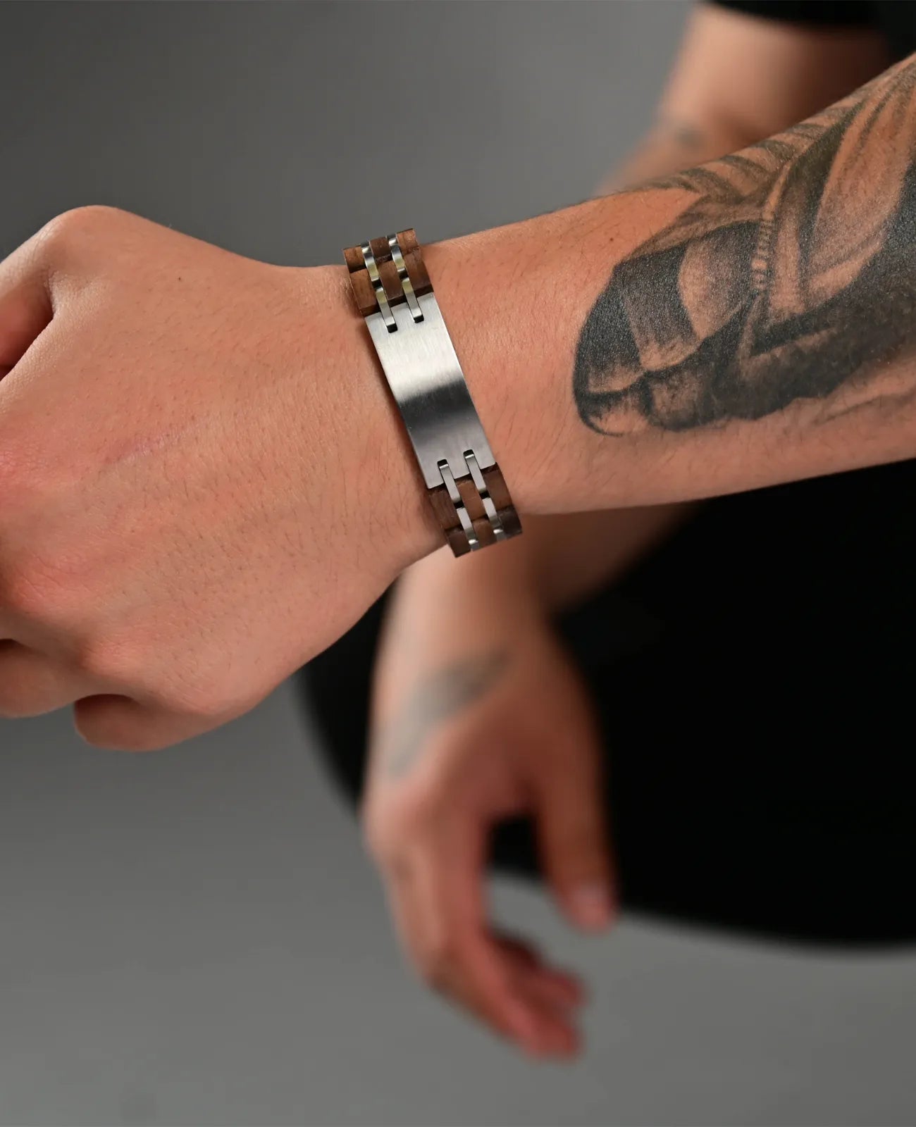 breites ident armband mit holz gliederarmband