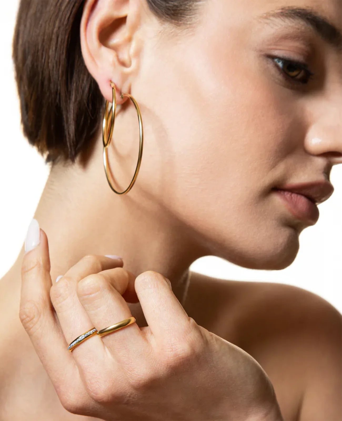 einfacher glatter gewölbter ring goldfarben