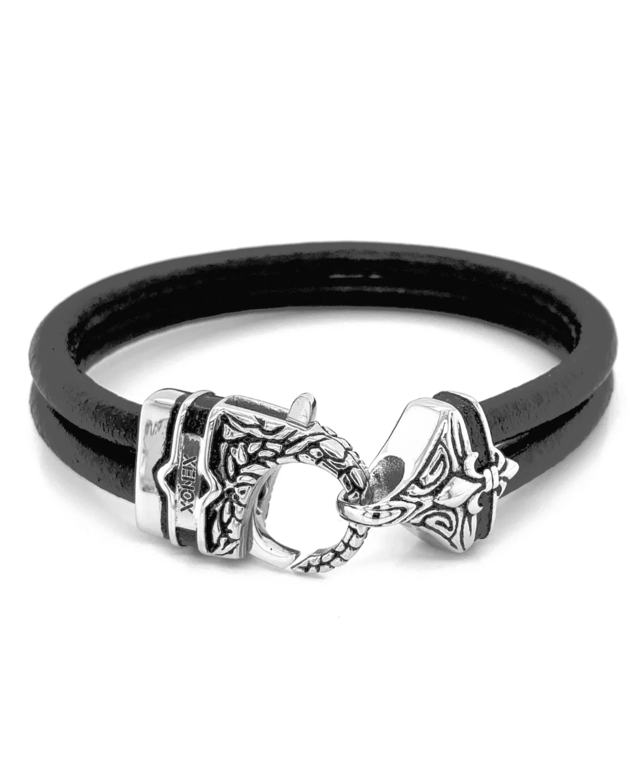 schwarzes zweireihiges lederarmband mit großen verzierten karabiner