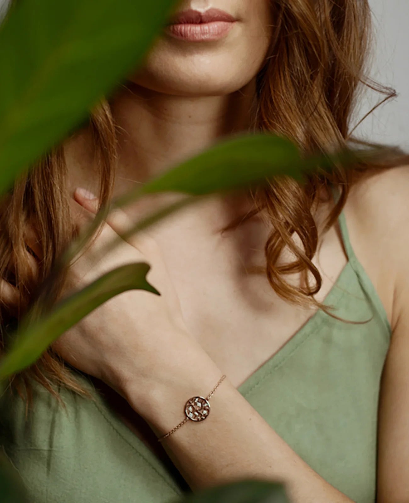 anker armband mit runden mittelteil Lebensbaum und zirkonia steinen