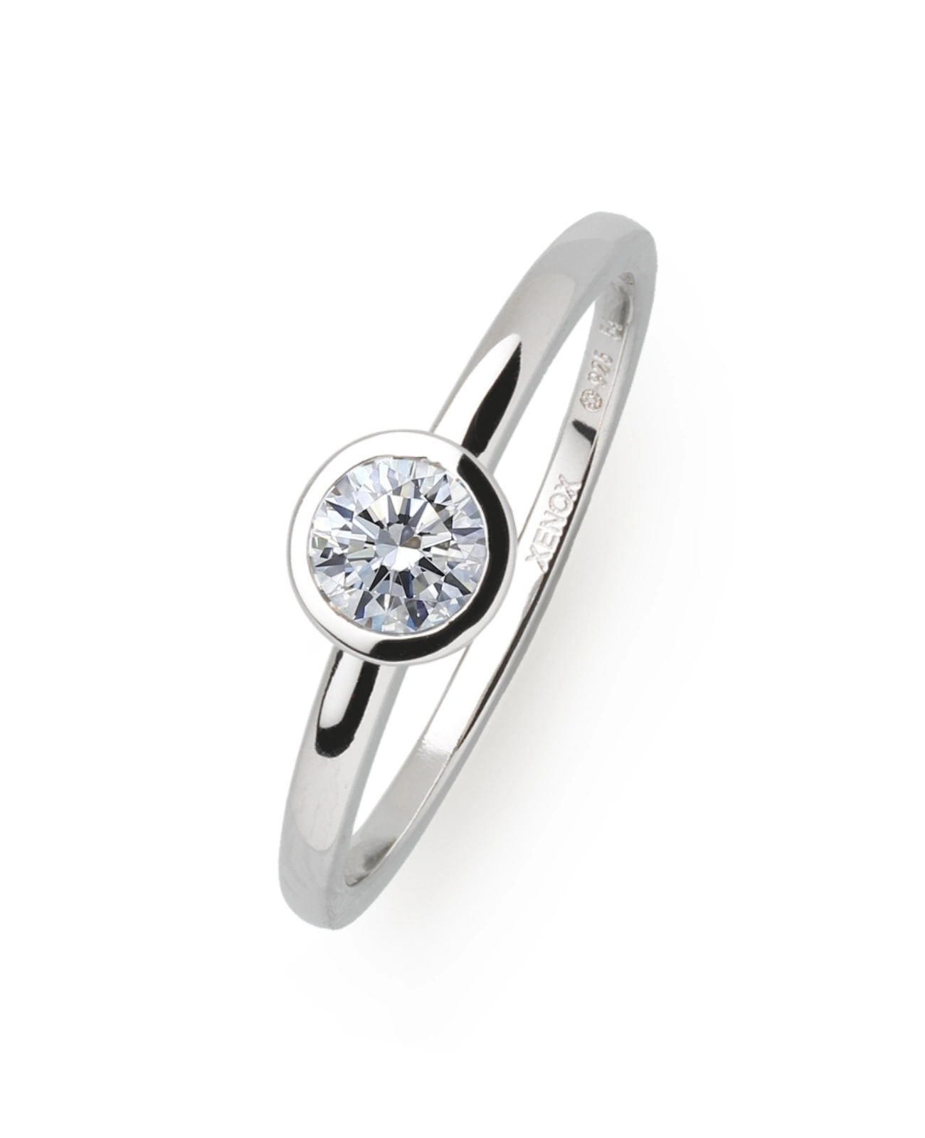 Ring mit großen zirkonia stein in zargenfassung