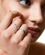  ring mit großen zirkoniastein in krappenfassung